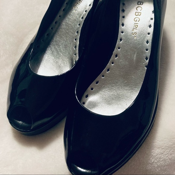 BCBG Peep Toe Wedge black Patent Leather size 7 - Picture 10 of 16